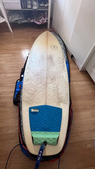Tabla de surf con funda