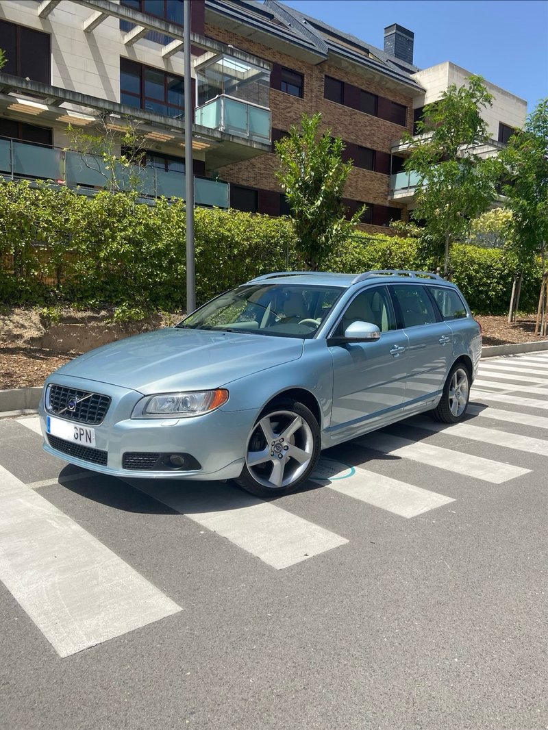 Volvo V70 D5 Summum 185cv - foto 1