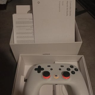 Mandó Google Stadia Edición Première Incompleto