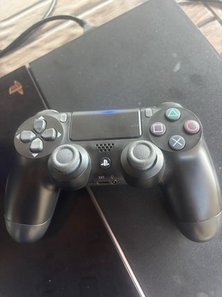 PS4 Fat + 2 Mandos LECTOR NUEVO y Mantenimiento.