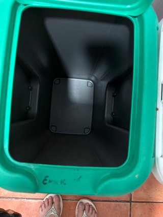 Cubos de reciclaje de plástico