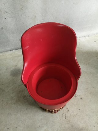 Butaca roja de piel sintética