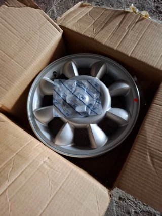 Llanta de Aluminio Nueva Hyundai