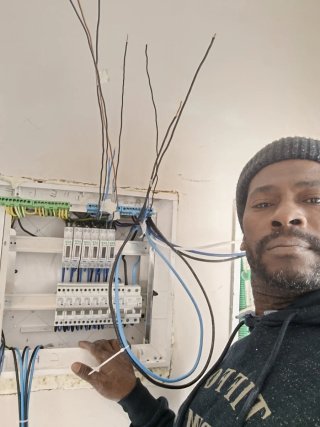 Busco trabajo Instalación y reparación de fontaner