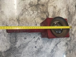 Faro antiguo rojo