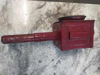 Faro antiguo rojo
