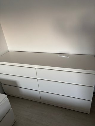 Armarios y cómoda blanca Ikea