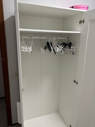 Armarios y cómoda blanca Ikea