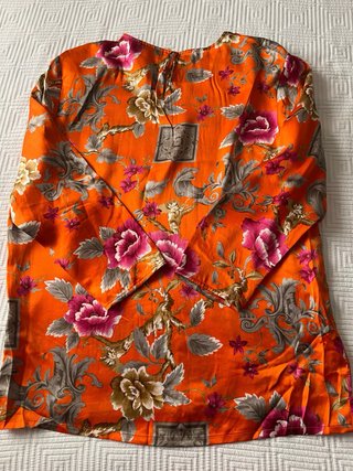 Blusa Guy Laroche Naranja y Rosa Estampada