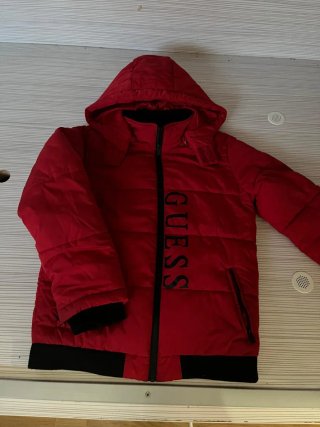 Abrigo Guess niña rojo 14 anos