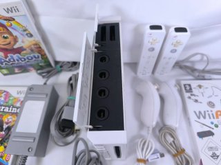 Consola Wii + 6 Juegos + Accesorios