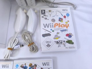 Consola Wii + 6 Juegos + Accesorios