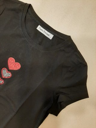 Camiseta Porta Fortuna Negra Corazones