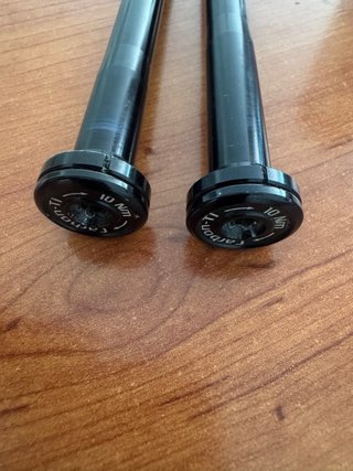 Carbon-Ti Ejes Pasantes X-LOCK