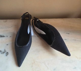 Zapatos destalonados Mango negros y plateados