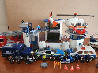 Playmobil Estación de Policía y Vehículos