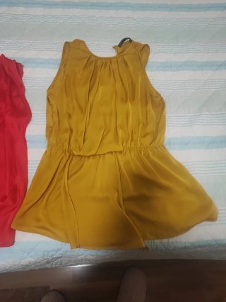 Blusa sin mangas amarilla