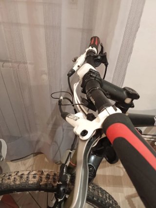 Bicicleta Canyon Doppia Sospensione 26