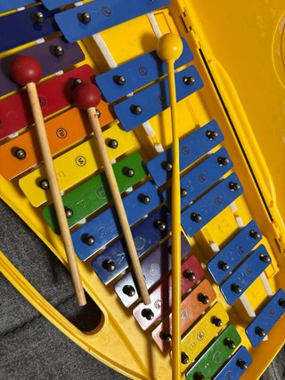 Xilófono infantil con baquetas