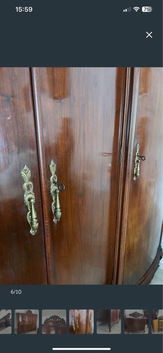 Armario antiguo de madera