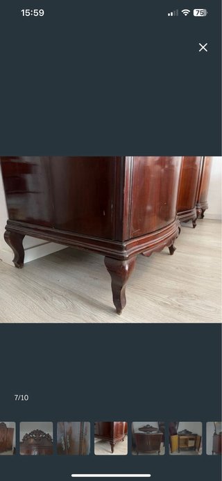 Armario antiguo de madera