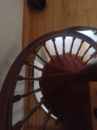 Escalera de caracol de madera