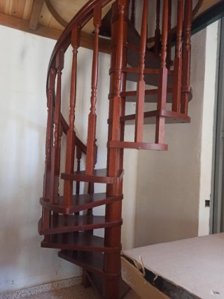 Escalera de caracol de madera
