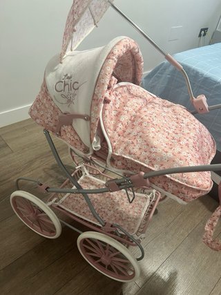 Carrito de muñecas rosa floral