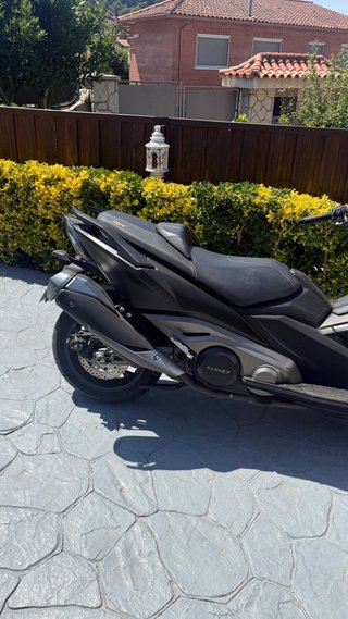 Maxi Scooter Negra