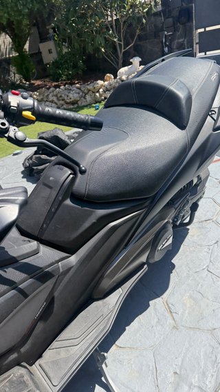 Maxi Scooter Negra