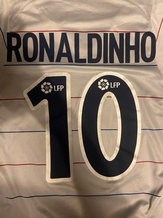 FC Barcelona 2002/03 Away Jersey – Ronaldinho #10
