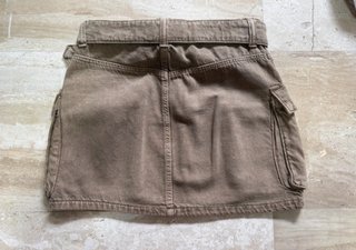 Falda Stradivarius marrón con cinturón
