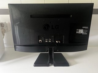 LG 24 LED Smart TV (24MT35S) - HDMI