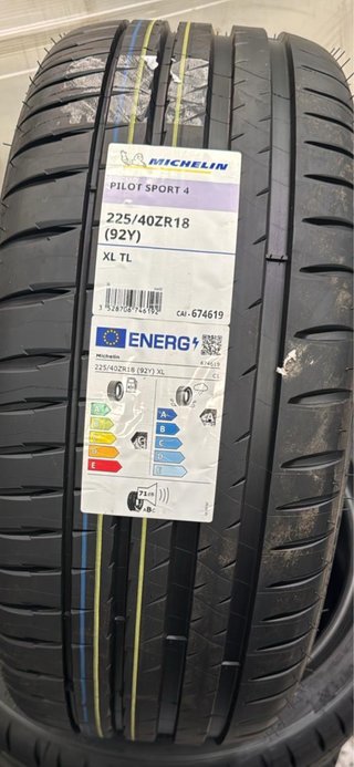 X2  Michelin Pilot Sport 4 225/40 ZR18