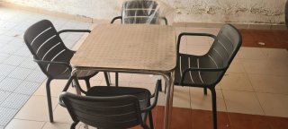 Conjunto mesa y 4 sillas exterior