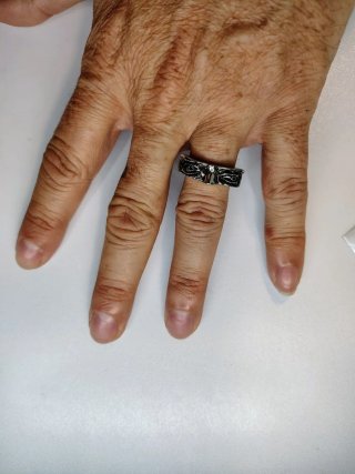 Anello con design occhi