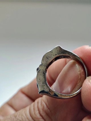 Anello con design occhi