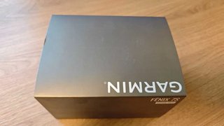 Garmin Fenix 7S Sapphire Solar – Titanio dorado