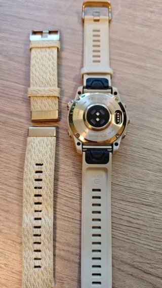 Garmin Fenix 7S Sapphire Solar – Titanio dorado