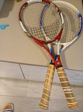 2 racchette da tennis HEAD e ARTENGO