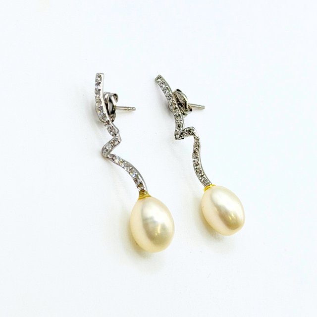 Pendientes Oro Blanco 18K, Perla, 1.88gr