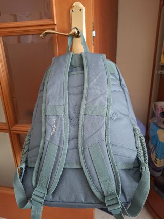 Mochila Pepe Jeans floral,de color gris- verde