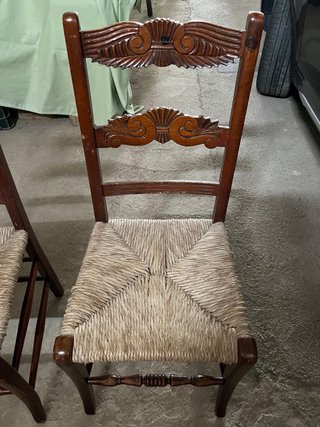 Sillas de esparto y madera nuevas