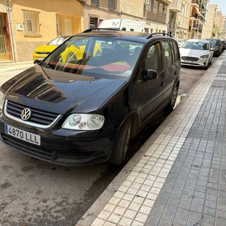 se vende Volkswagen Touran 2006 223.827km