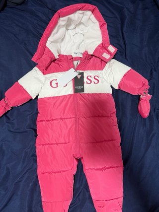 Buzo Guess Bebé Rosa y Blanco