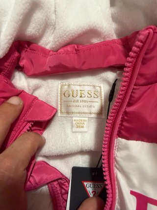 Buzo Guess Bebé Rosa y Blanco