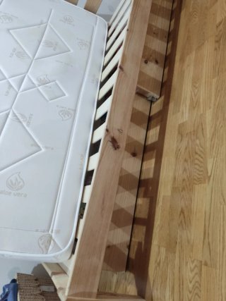 Cama infantil de madera Lufe con colchón