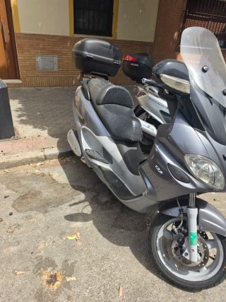 Piaggio X9 Maxi Scooter Negra/Gris
