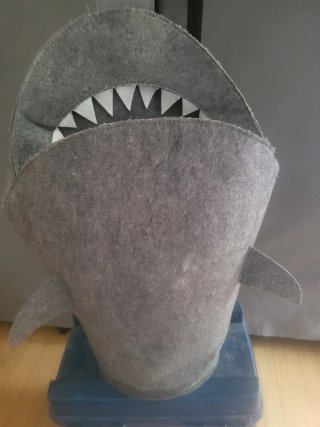 Guarda cosas tiburón fieltro gris