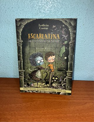 Libro ESCARLATINA La Cocinera Cadáver